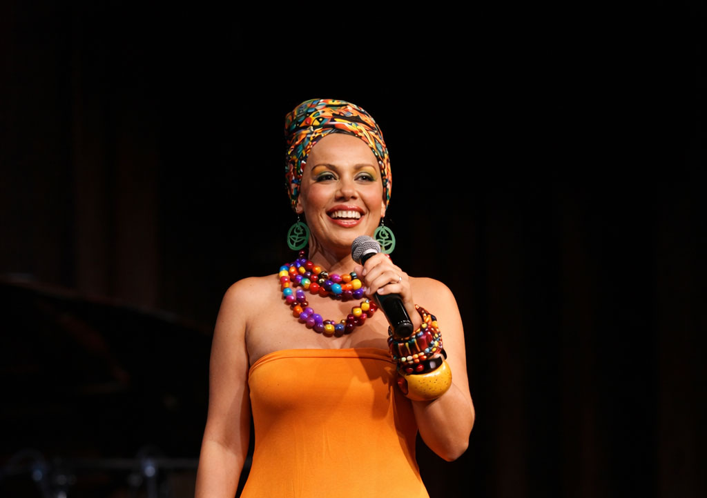 Чарующий вокал Tanina L'Odore - фотография № 1