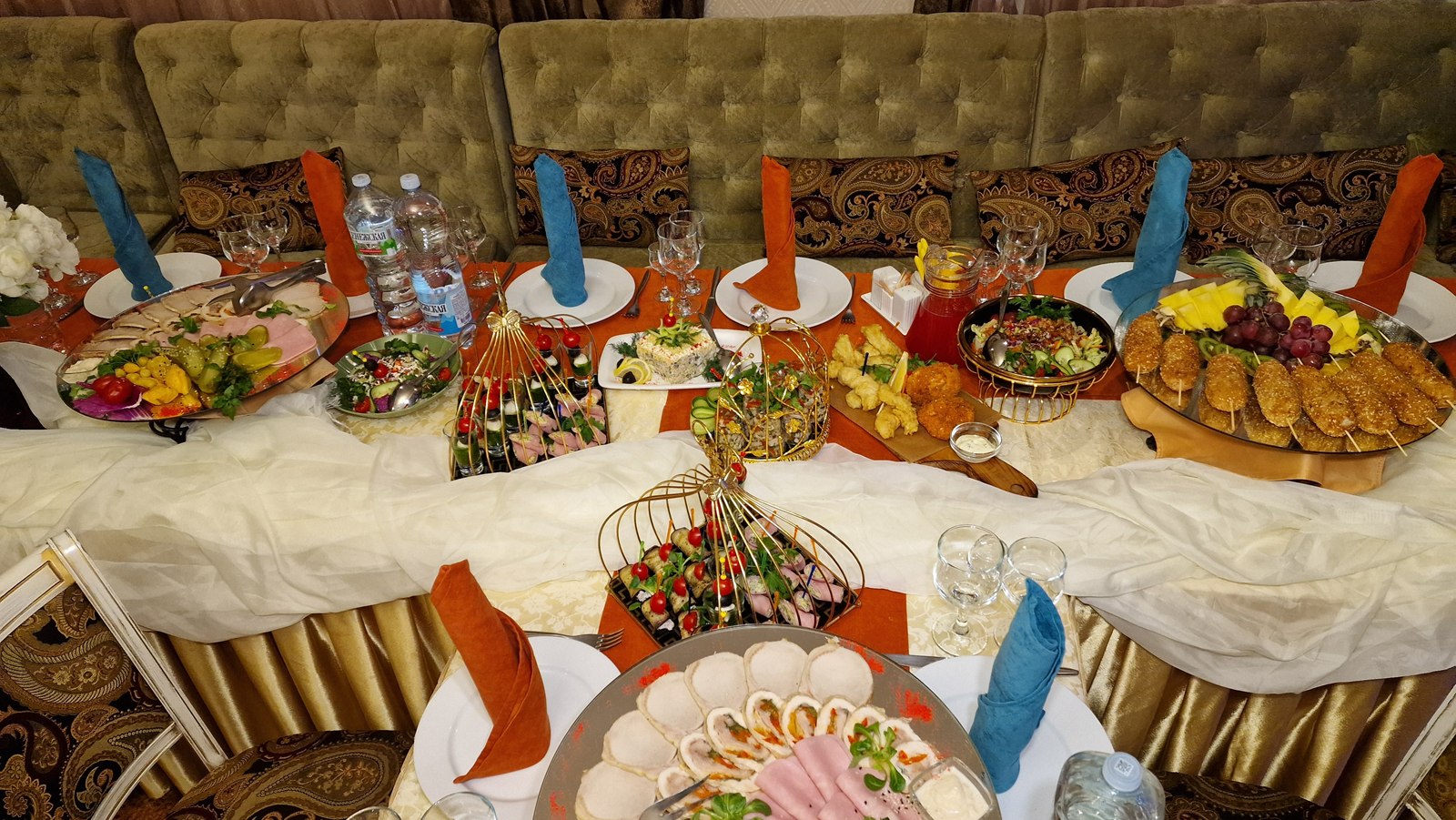 Три Башни
