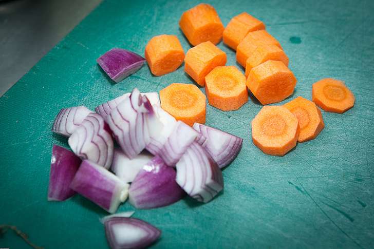 Каре ягненка с овощным гратеном и запеченной свеклой от ресторана James Cook - фотография № 9