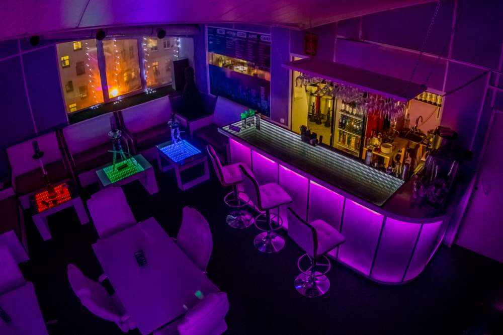 14 спортбаров Петербурга для просмотра футбола 55 Кальянная The Office в Санкт-Петербурге на Рубинштейна с трансляциями футбола