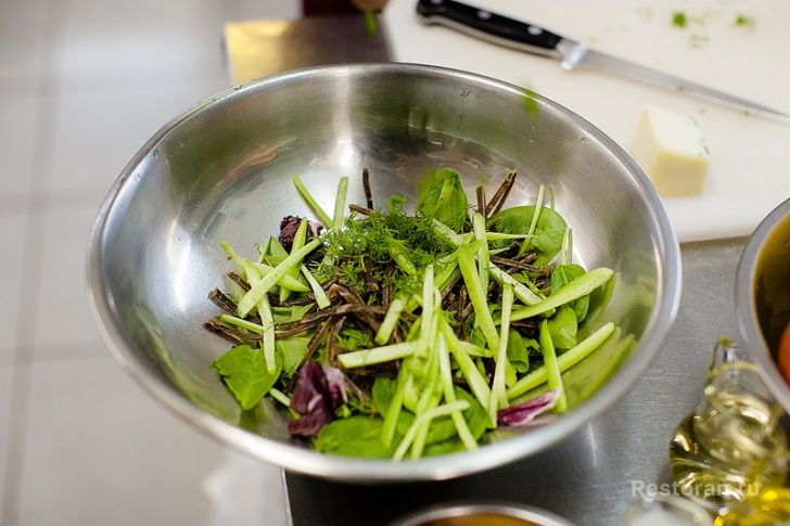 Салат с бастурмой и сливочным соусом от ресторана Эривань - фотография № 9