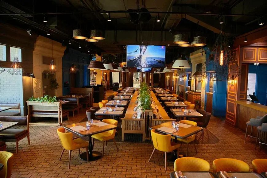 Живая музыка, караоке и DJ-сеты