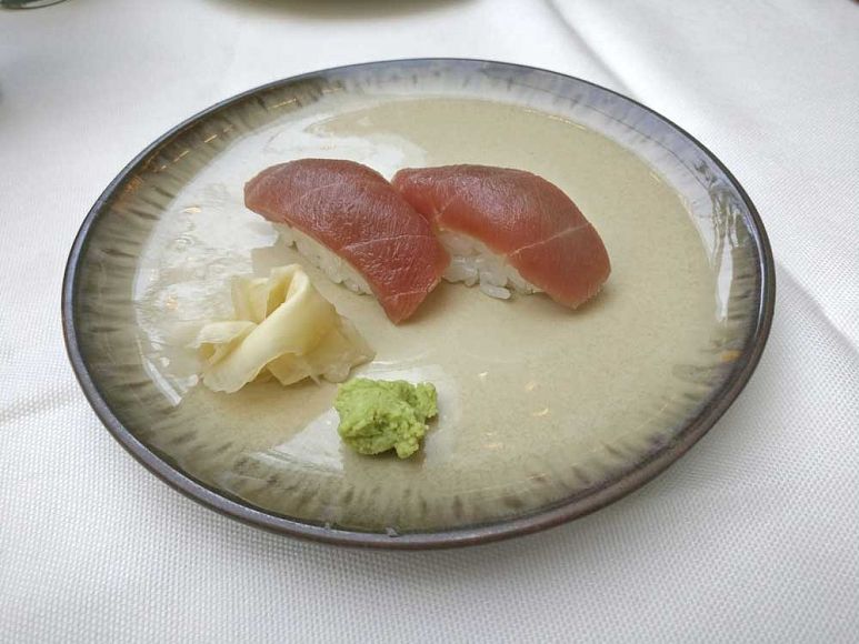 Ресторан Nama азиатская кухня Глеб Баллис Аркадий Новиков тепаньяки суши с тунцом
