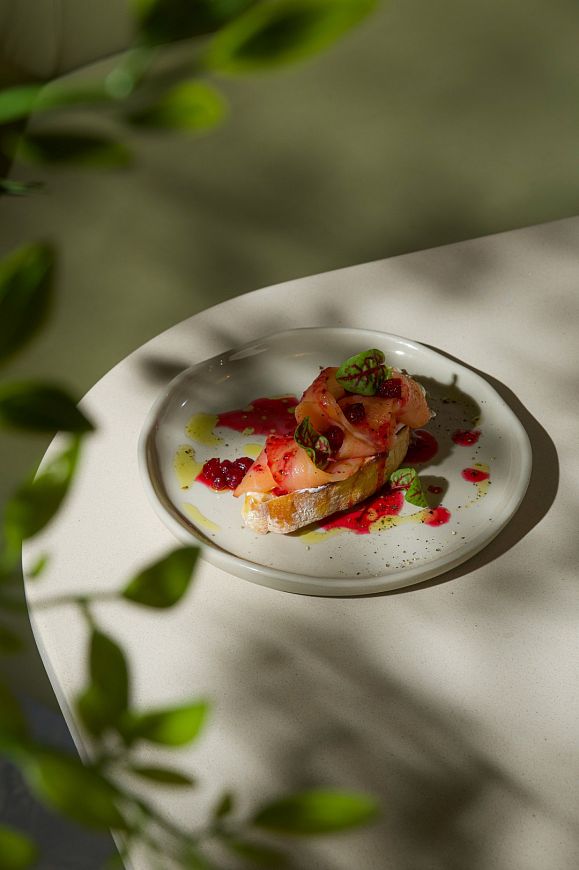 «Собрание» / SOBRANIE — первое заведение, объединяющее высокую кухню и культуру лаунж-отдыха