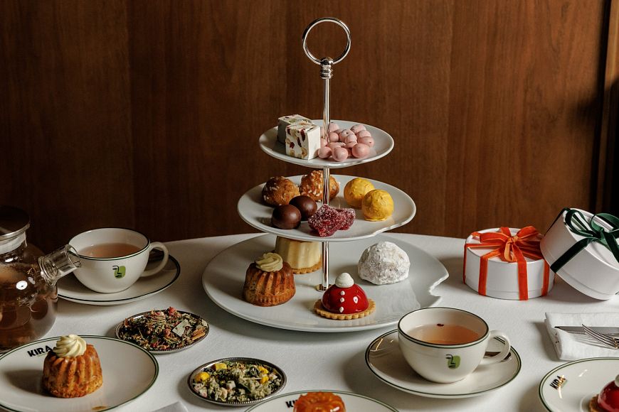 Рождественское чаепитие с подарками от Гусевского хрустального завода в Kira