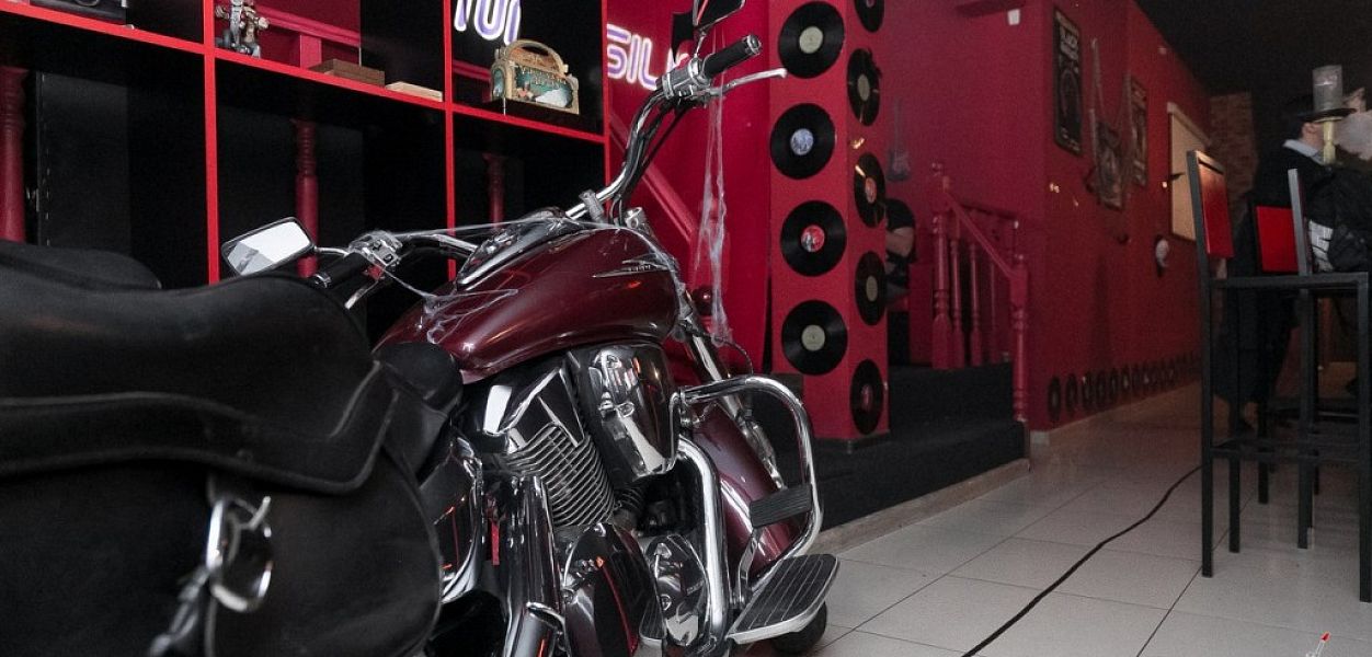 Rock’N’Roll Racing Bar / Рок-Н-Ролл Рэйсинг Бар (закрыт) - фотография № 4