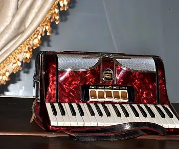 Деникин (закрыт)