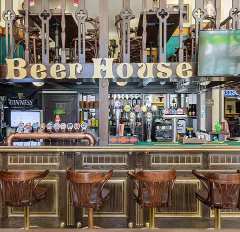 Beer House / Бир Хаус (бул. Менделеева)