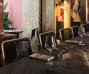 Juan cantina espanola