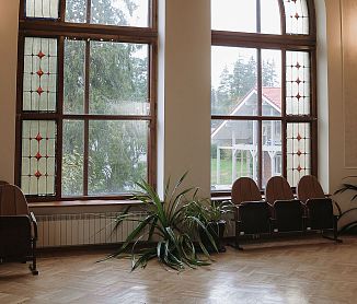 бронировать по телефону