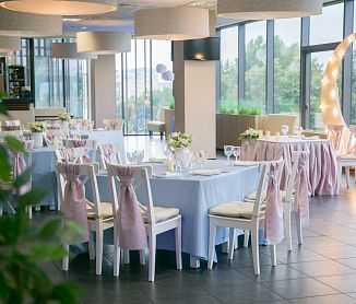 бронировать по телефону