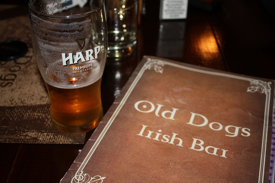 Old Dogs Irish Bar / Олд Догс (закрыт) - фотография № 2 (фото предоставлено заведением)