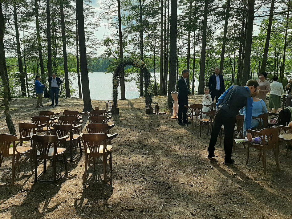 Озёрный - парковка охраняемая бесплатная