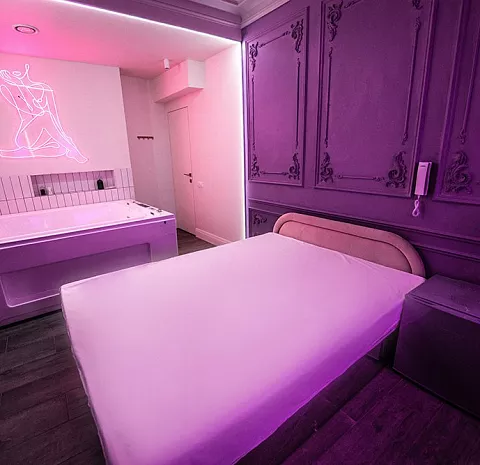 Zависть Podium Club