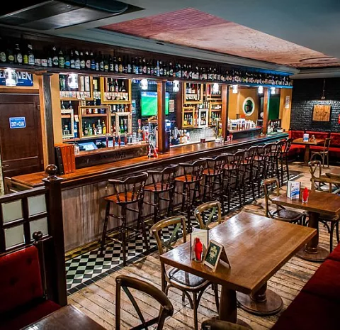 Finnegan's Irish Pub
