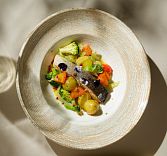 «Собрание» / SOBRANIE — первое заведение, объединяющее высокую кухню и культуру лаунж-отдыха