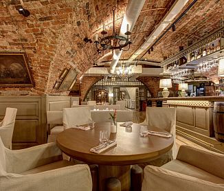 бронировать по телефону