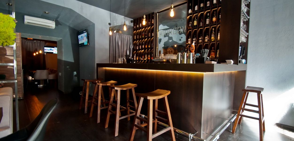 Bourbon bar / Бурбон бар (закрыт) - фотография № 1
