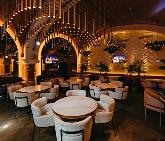 бронировать по телефону