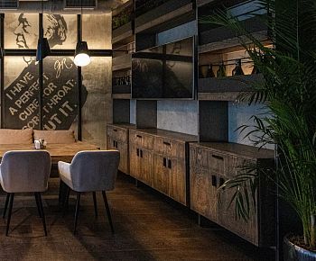 Пуси Лебеди