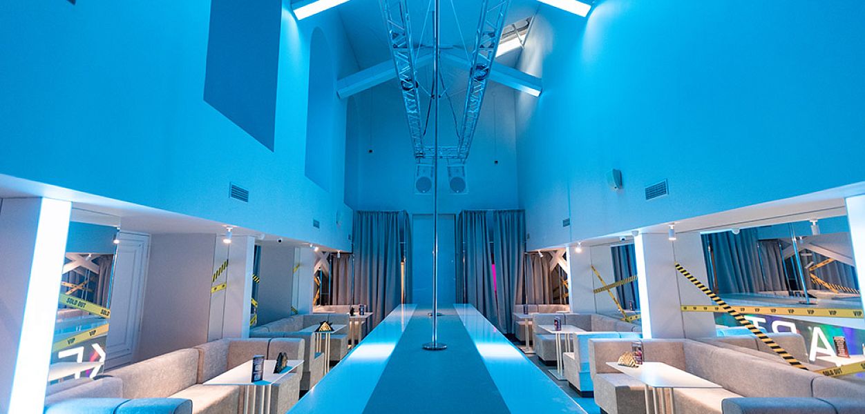 Zависть Podium Club - фотография № 2