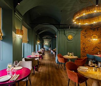 бронировать по телефону