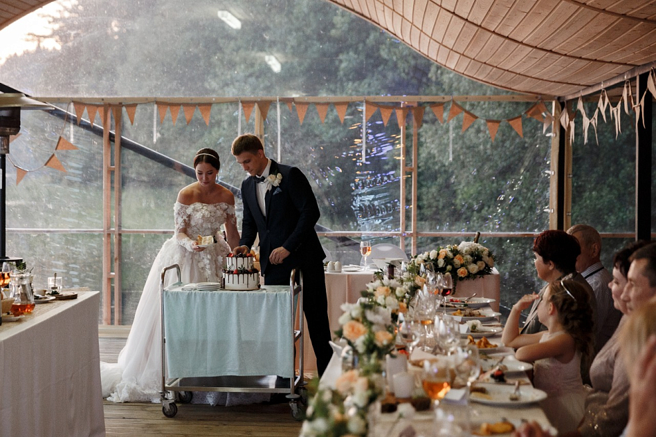 Озёрный - парковка охраняемая платная