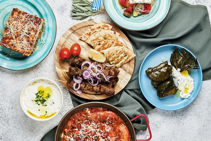 греческая таверна Сиртаки ресторан в центре города греческие блюда блюда на компанию